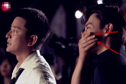  小胖|极挑收官邓伦哭得止不住，当镜头拍到他的小胖手时，忍不住笑了