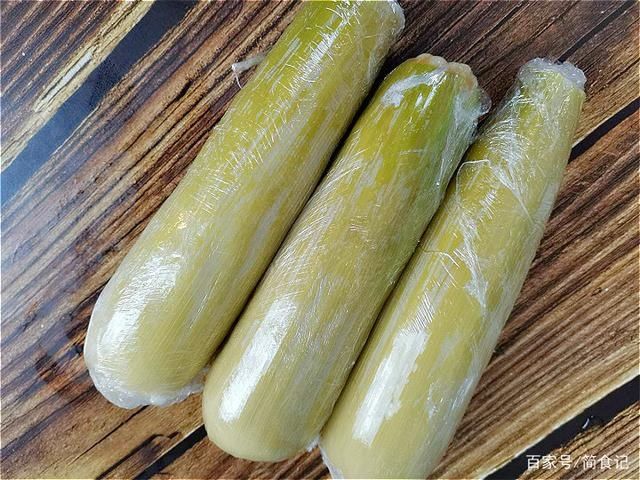  新鲜|新鲜玉米，直接冷冻是大错！饭店大厨都这样做，放1年照样新鲜！