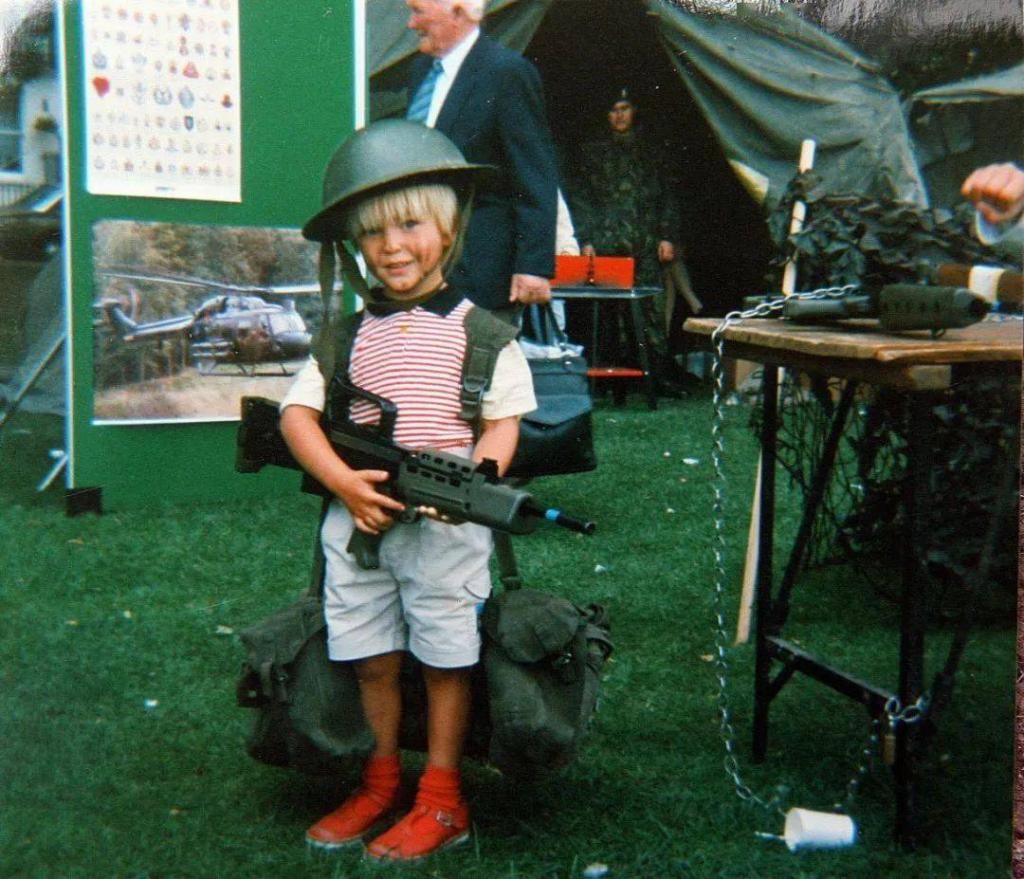  信条|《信条》来了！从暮光男到新蝙蝠侠，34岁罗伯特·帕丁森能翻身吗