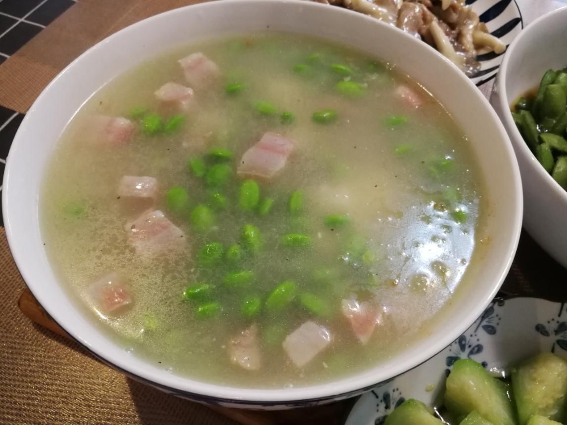 咸肉|毛豆咸肉豆腐羹，鲜得来舌头舔鼻头