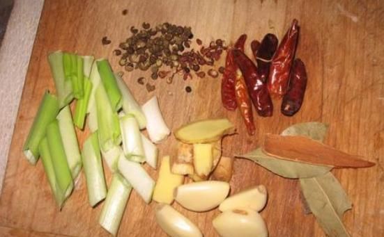  除湿|梅雨季就吃此菜，美味又除湿，浑身清爽了，我家一盘不够吃！