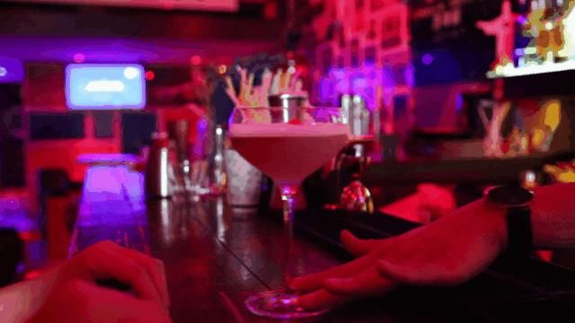  故事|我有鸡尾酒，你有故事吗？