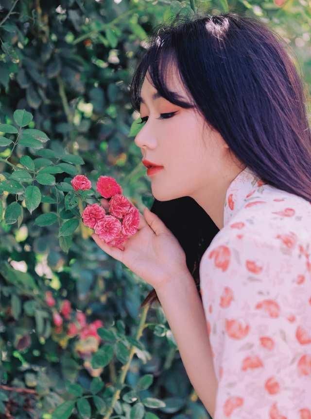  飞花|诗词丨时见飞花飘牧野，也添柴火煨红炉