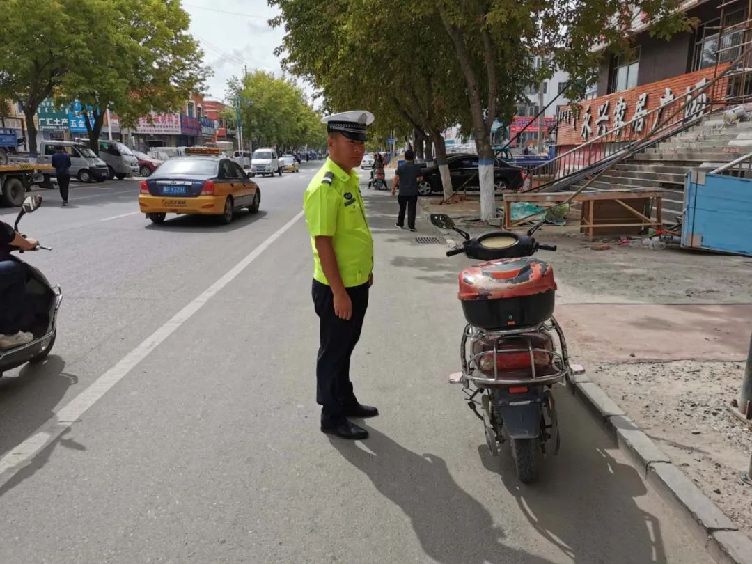 交通|霍市交管大队开展乱停乱放交通违法行为专项整治行动