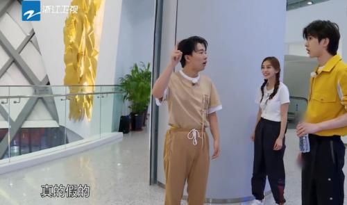  丑陋|Baby撕名牌淘汰李晨，却对众人撒谎否认，弹幕里满是人性的丑陋