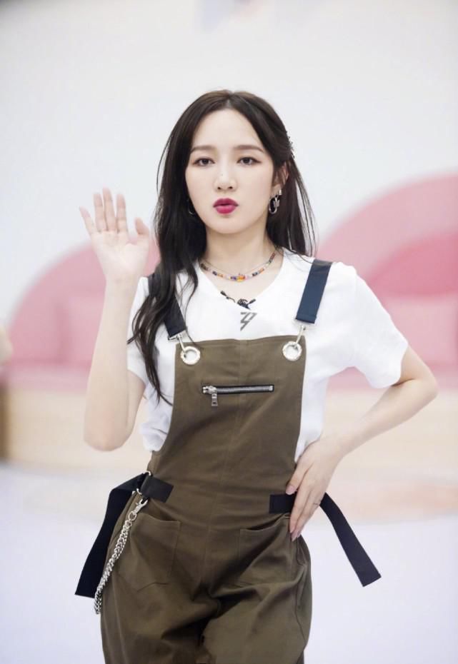  孟佳|《乘风破浪》三公排名，孟佳solo赛倒数第一被淘汰，网友：祭天剧本？