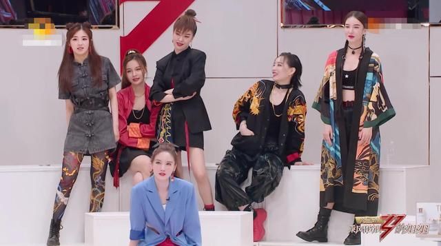  真实|秦岚被嘲讽“脸垮掉”，为什么我们容不下一个真实的人