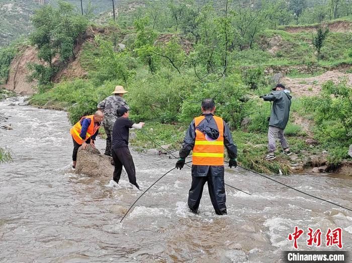 河北涞源多部门联动防汛抢险 已转移群众8942人