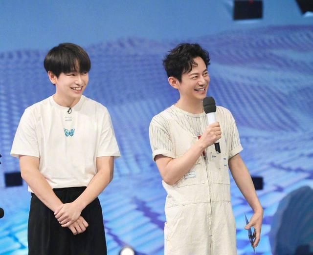  彭昱畅|快本变选秀口碑崩塌？何炅因彭昱畅被黑，网友：还我青春