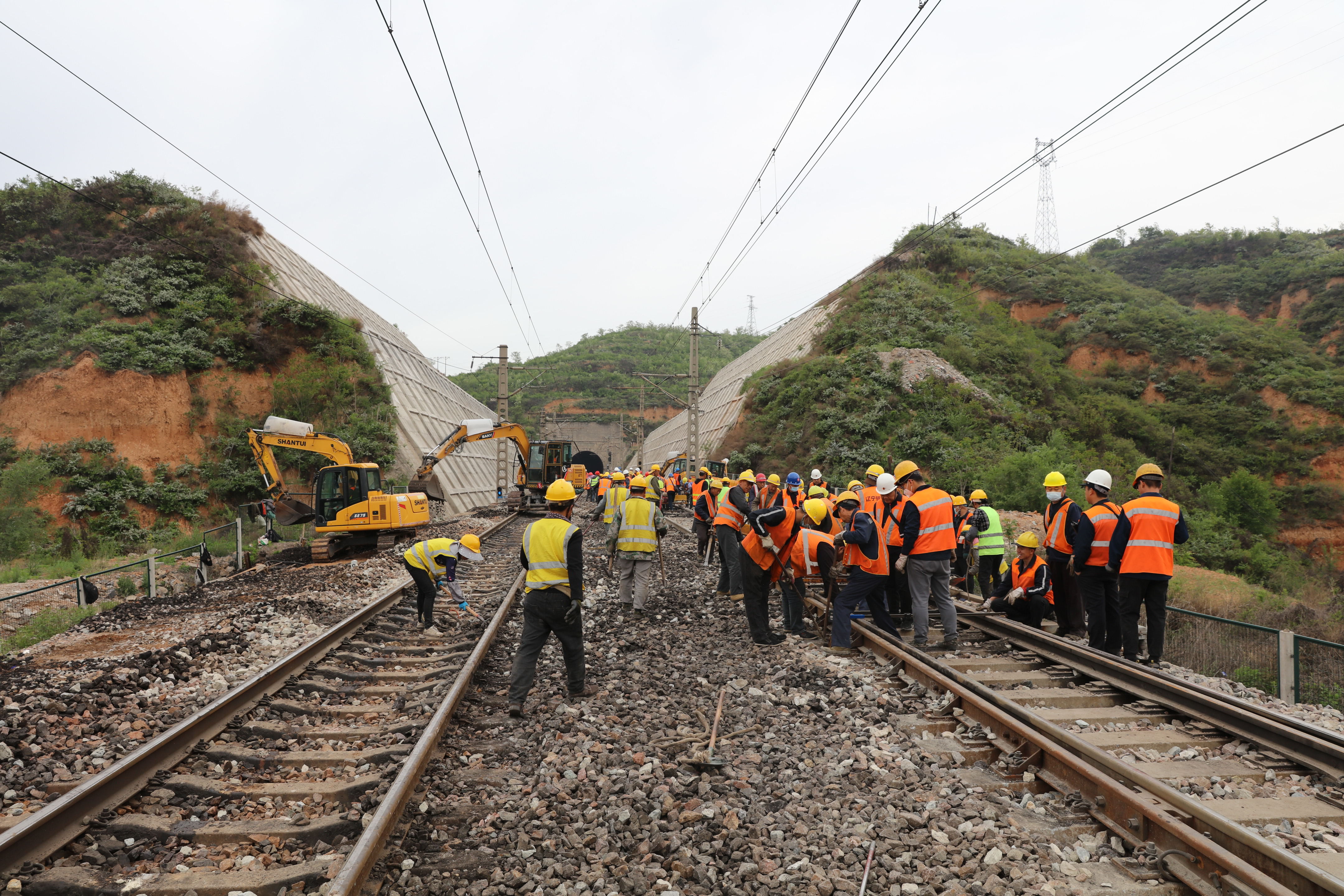 晋煤外运重要通道侯月铁路开启集中修施工