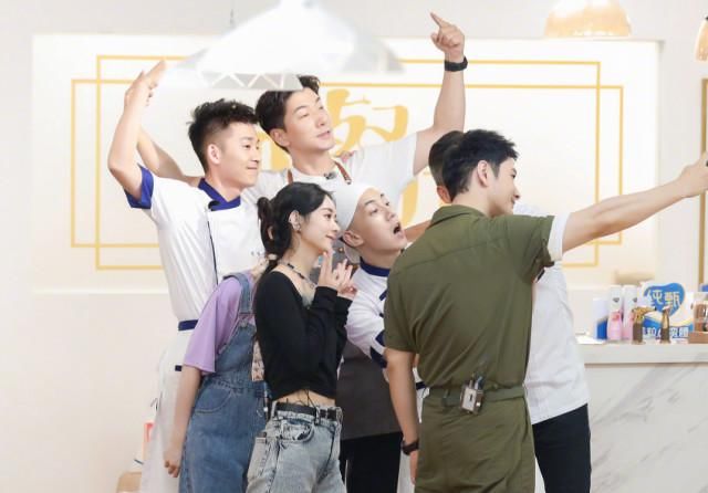  黄晓明|赵丽颖自爆追《姐姐》黄晓明邀请参加下一季，颖宝的回答笑死了