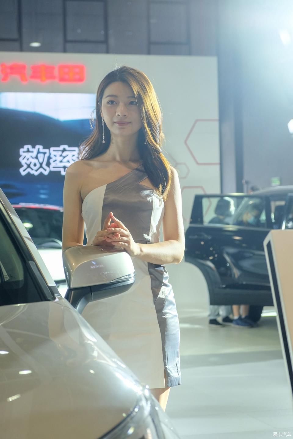  小姐姐|广州车展回顾，车展虽小，车模不少