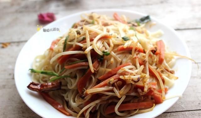 好吃|吃了30年手擀面,这样做筋道好吃不断条,比吃饺子还香,吃不够