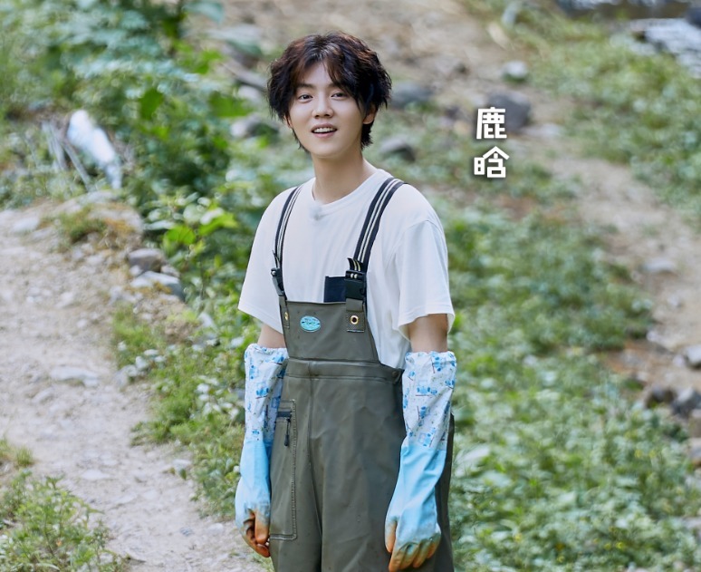 做客|鹿晗做客《向往的生活》,谁留意到身后跟着的嘉宾收视不用愁了