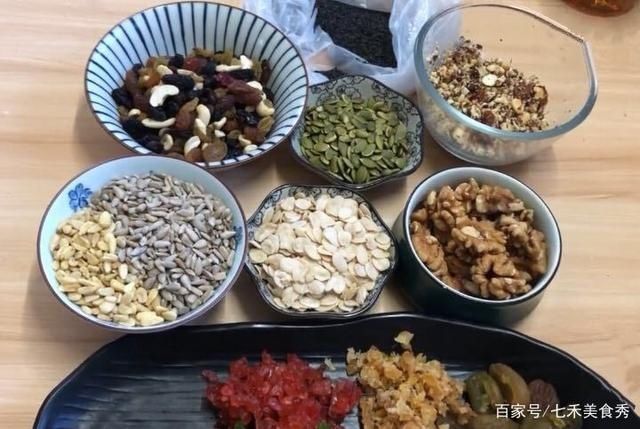 做法|临近中秋,五仁月饼的做法和步骤都在这里,好吃不腻,越嚼越香