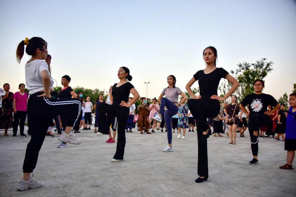  越来越|忻州：今年夏天最美夜景！遗山公园惊艳亮相！忻州越来越好！
