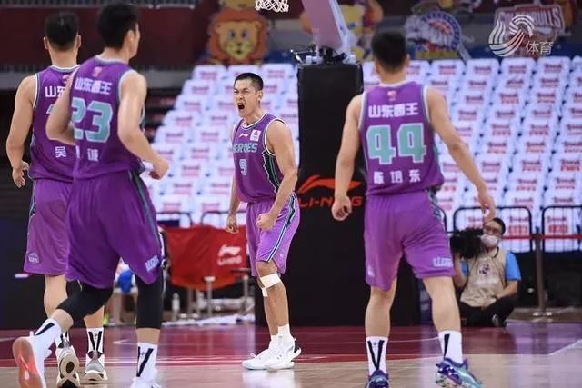  淘汰|宣布退役？狂砍37分却被淘汰，39岁张庆鹏赛后一段话，让人泪奔