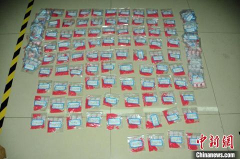  大案|四川警方破获寄递贩毒大案：饮料瓶中暗藏上万颗麻古