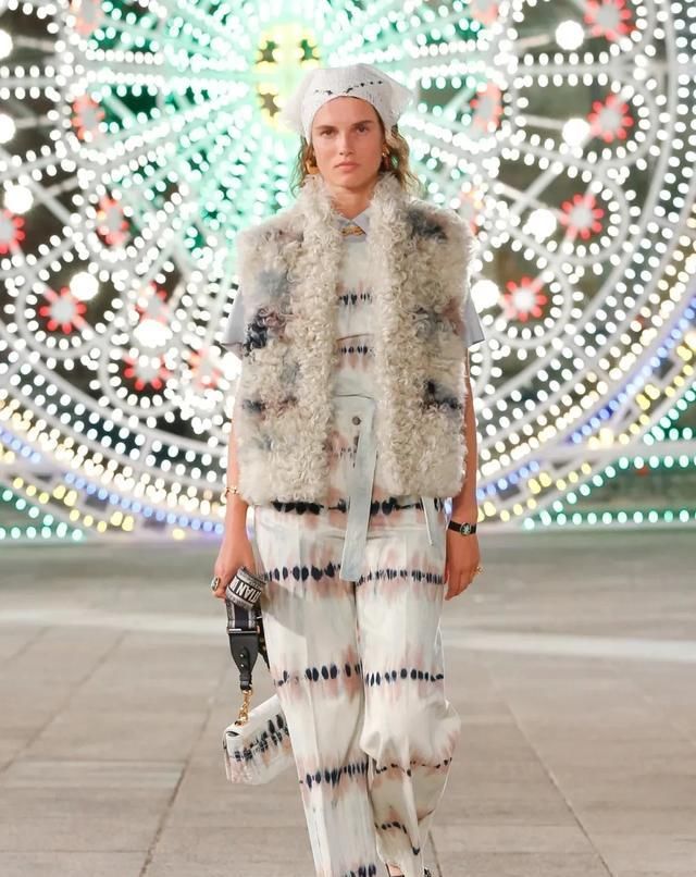  Dior|Dior 在意大利举办了一场没有观众的线下早春发布秀