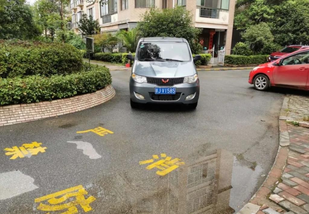 占用|?持续曝光！萍乡又一批私家车占用消防车通道