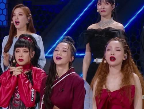  阿朵|《乘风破浪》阿朵主动申请当队长后：成就了孟佳，也成就了自己