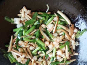 孩子|最近韭菜加虾仁火了,简单一做,鲜香味美,孩子三餐天天吵着吃