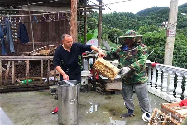  实处|周霁强调：保持定力 继续干在实处走在前列