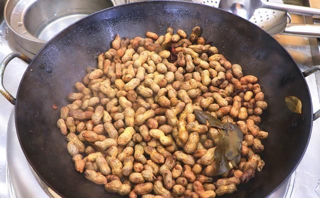 随便|煮花生、调料不要随便放!教你1个小技巧,花生软糯鲜香还入味