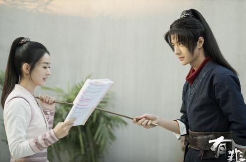 王一博|赵丽颖帮王一博宣传《街舞3》,谁留意她带的话题?也太迷糊了吧