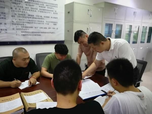  侦破|侦破50多起重大涉黑专案的“扫黑斗士”走了，年仅47岁……