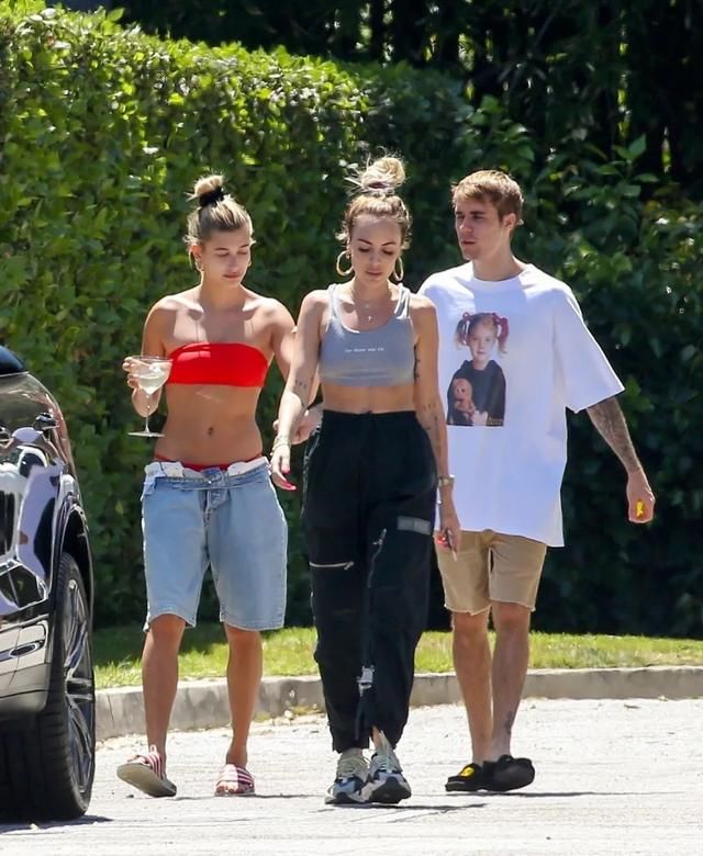 换装|唱出换装神曲《Maria》的华莎，穿衣到底有多百变？