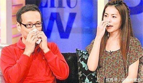 受尽|女孩一直戴头套上学,却受尽同学嘲讽,摘下头套后众人都沉默了