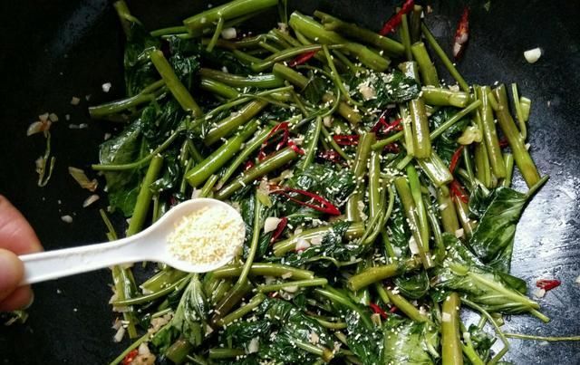 含钙|它是8月的当季菜, 1块钱就能买1斤, 含钙丰富, 立秋多吃才不亏