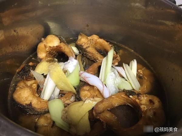  骨头|入秋之后，吃鸡吃鸭不如吃这鱼，酥到骨头一起吃，越嚼越香越想吃