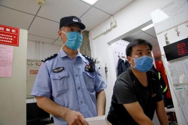 医院|这里的医院有帮“院警”,专“治”小偷医闹号贩子……