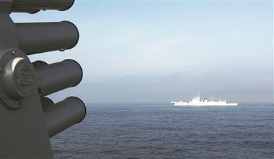 海军某驱逐舰支队组织实兵实弹演练大洋深海 战舰布阵