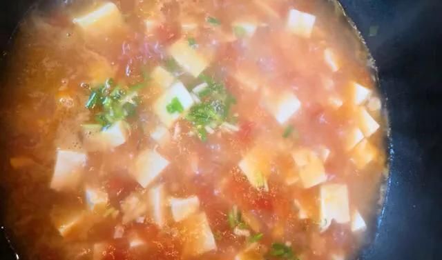  下饭|天热，回家犯愁吃什么，试试这道汤，简单又营养，看着就下饭