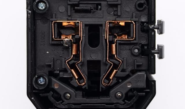  充电|万旅45W快充旅行转换插座拆解，一个便可走遍世界