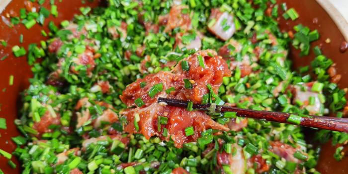 立秋前|立秋前,遇到此碱性蔬菜,我从不还价,维C含量极高,蒸包子最香