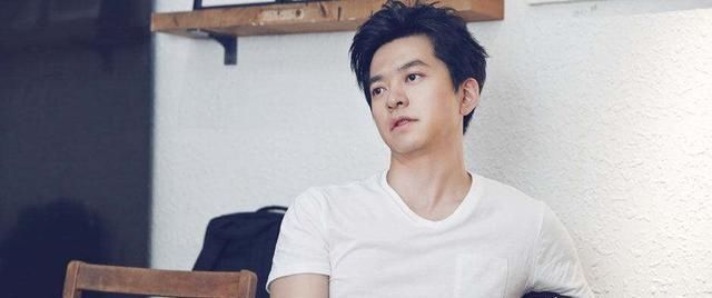  羡慕|音乐诗人李健，对全世界高冷只对一人卖萌，让大家好生羡慕！