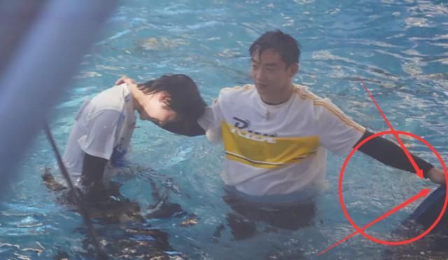 解事情|还以为郑恺在欺负蔡徐坤,当镜头拉近,原来是冤枉他了!