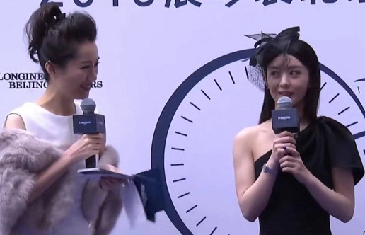  真实|赵丽颖为证明颜值，拍照故意让摄影师关掉滤镜，这脸也太真实了吧