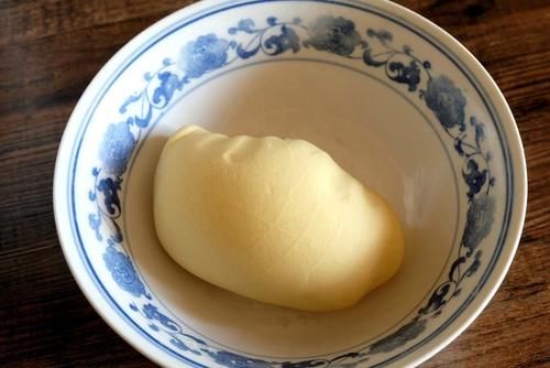  玉米面卷子|玉米面做面食不用蒸，松软细腻底部焦脆，比蒸的香，全家都爱吃