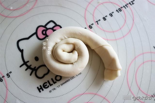  烙饼|＂家常烙饼，最服这做法，提前揉面放冰箱，现吃现烙，又软又香＂