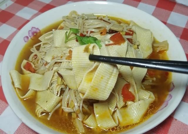 豆腐皮|天热豆皮金针菇这么做,吃得才够味,鲜嫩滑爽开胃,简单好吃下饭