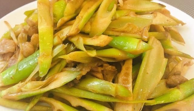  家常菜|家常菜怎么做？大叔教你炒春笋，香气扑鼻，鲜嫩味美，非常下饭