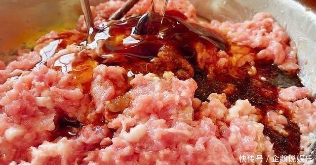 以让饺子|做饺子馅时,只要肉馅里放这“3样”东西,立刻好吃翻倍,太香了