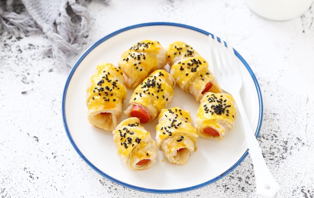  自制|自制懒人早餐，一切一卷再一烤，香酥美味口感好，吃上就不想停嘴