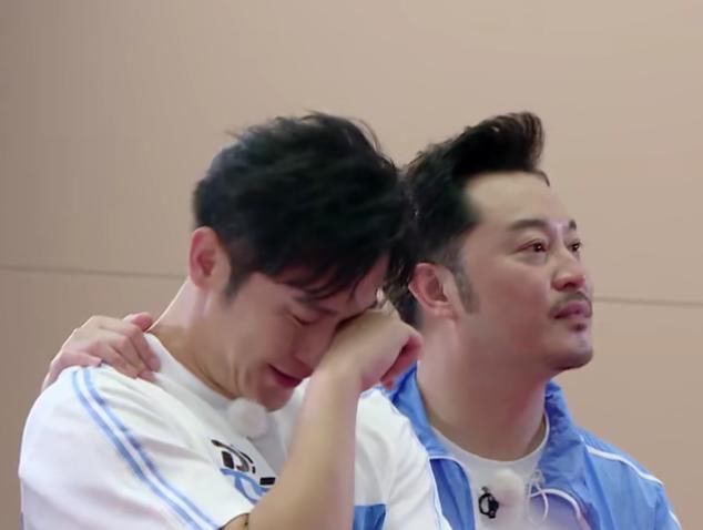  李晨|邓超其实也参与了这一季跑男的录制，就在李晨身边，你发现了没？