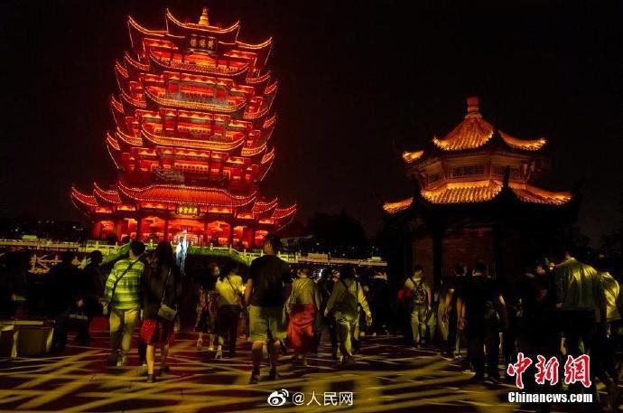  夜游|千年名楼上新了！黄鹤楼首开夜游模式